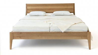 Designová postel z masivu ADRIA dvoulůžko