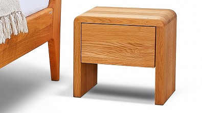 Dřevěný noční stolek z masivu BELAGO, dub transparentní
