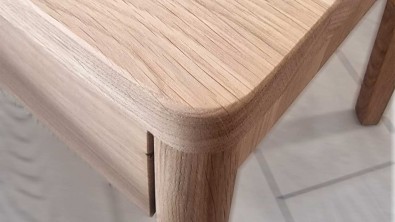 Designový noční stolek z masivu ADRIA