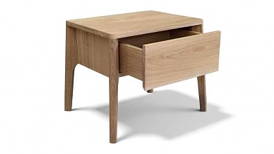 Designový noční stolek z masivu ADRIA