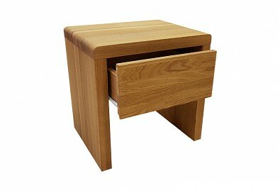 Dřevěný noční stolek z masivu BELAGO