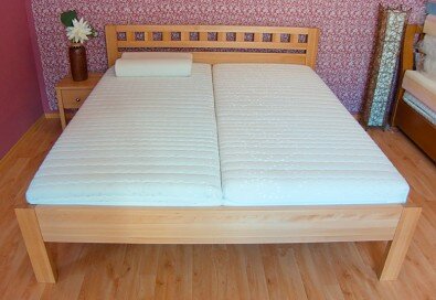 Postel Postelia RHODOS Buk 160x200 - dřevěná postel z masivu o šíři 4 cm Obrázek