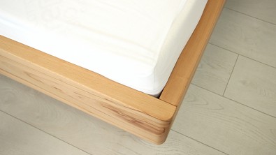 Postele z masivu buk s nočními stolky GRENOBLE