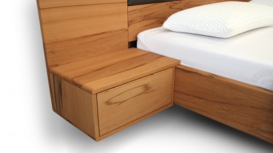 Postele z masivu buk s nočními stolky GRENOBLE