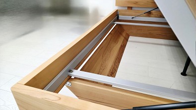 Designová postel z masivu s úložným prostorem SAVONA 