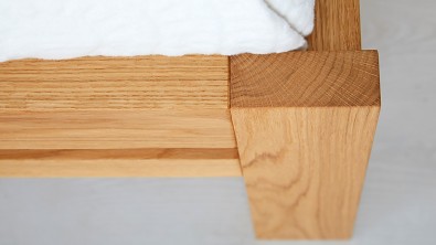 Dřevěná postel z masivu dub ESTER, nožní čelo