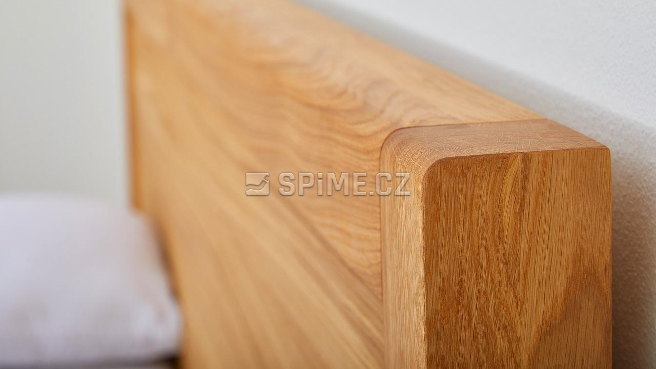 Dřevěná postel z masivu dub STONE, detail hlavového čela