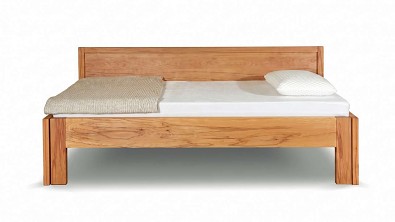 Masivní rozkládací postel ZERI: Celodřevěný design, který se promění v plnohodnotné letiště