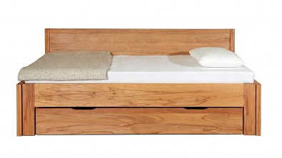 Masivní rozkládací postel ZERI: Celodřevěný design, který se promění v plnohodnotné letiště