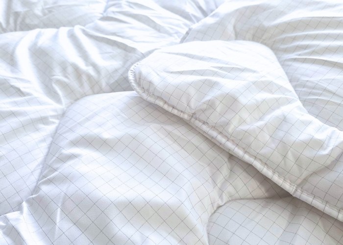 Prikryvka-Carbon-celorocni-detail