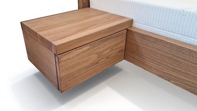 Noční stolek z masivu DOMINO