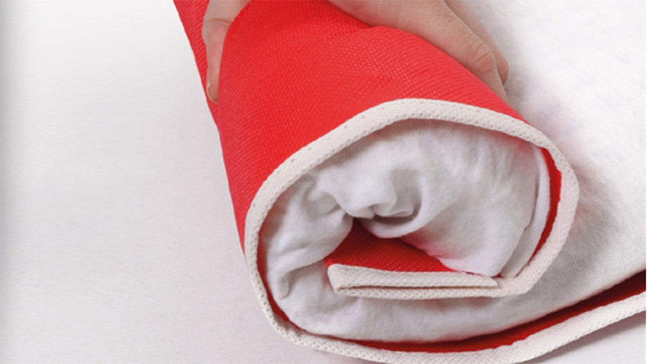 Polštář Postelia ROLLING SERENITY 73x42 cm Společník na cesty Obrázek