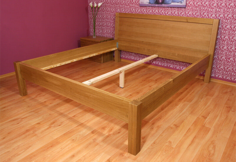 Postel Postelia AMOR Buk 200x200 - Délka postele: 200 cm, Šířka postele: 200 cm,  Výška hlavového čela: 100 cm, Materiál: Masiv Buk,  Odstín: Olej Transparent přírodní odstín,  Provedení: Výška bočnice 45 cm, Středová lať: 1x noha (obrázek 5)